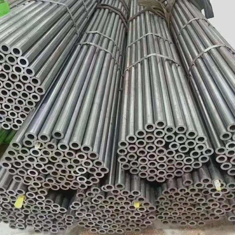 小口径中厚壁无缝管,可以切割下料